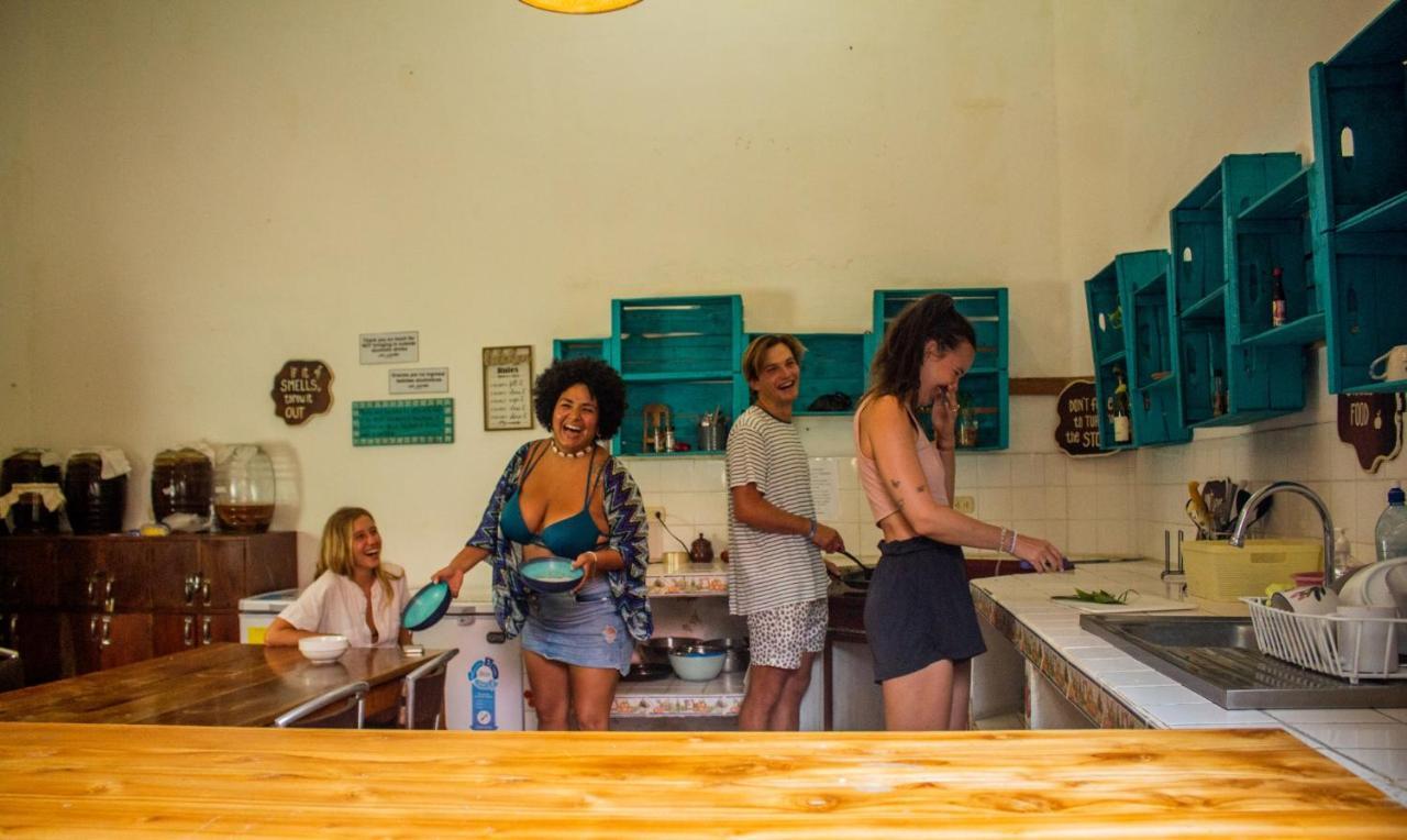 Los Amigos Hostel 플로레스 외부 사진