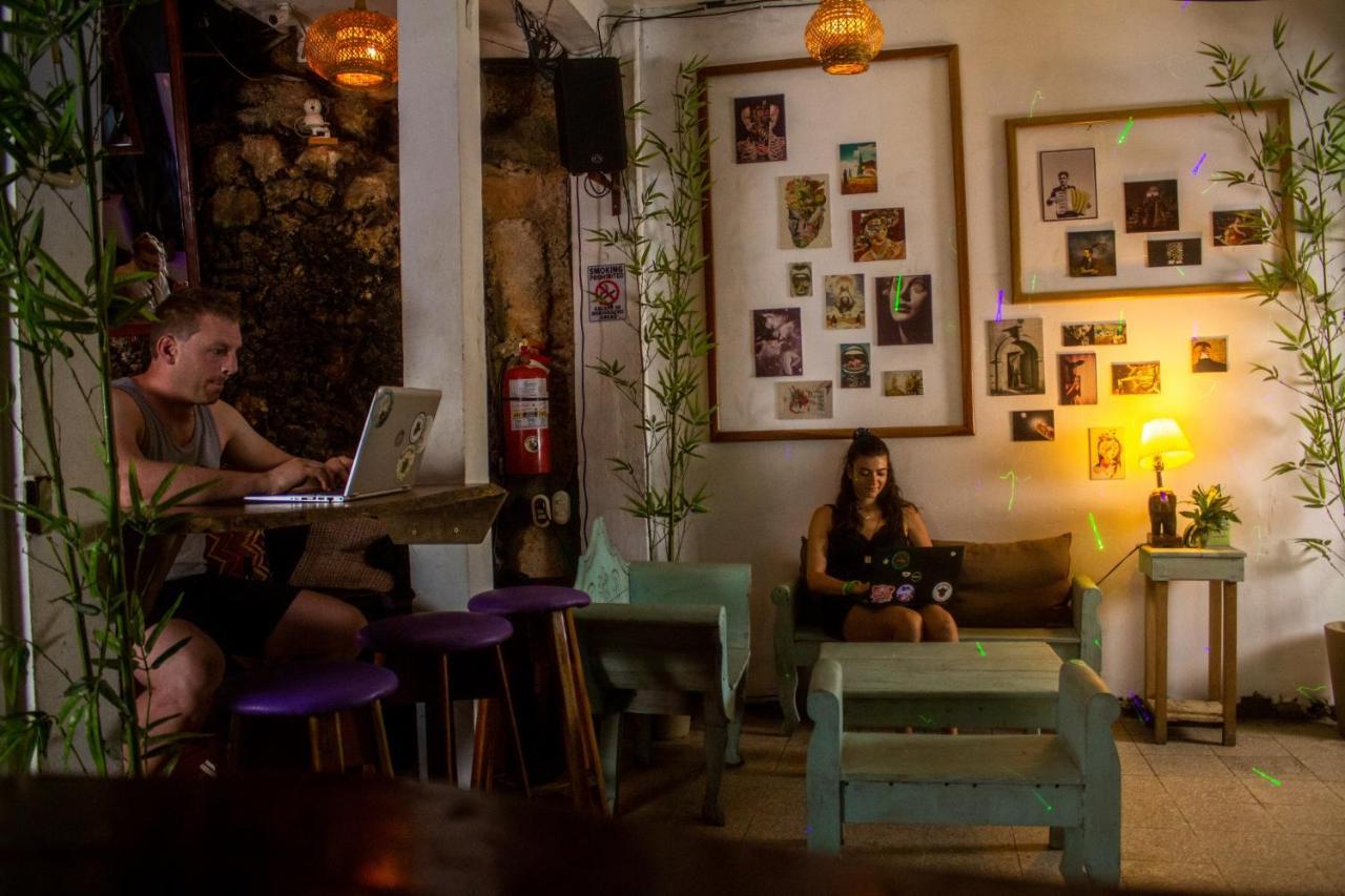 Los Amigos Hostel 플로레스 외부 사진